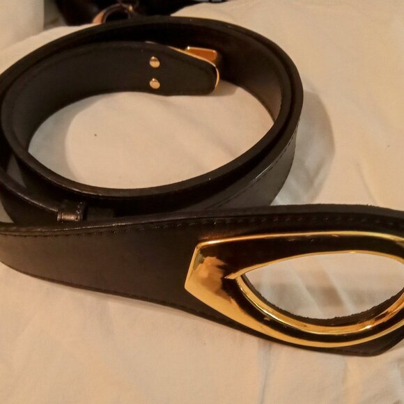 Womans Black w/Gold Tone Retro style Sz. Changing Belt, Up To 2Xs